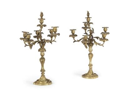 PAIRE DE CANDÉLABRES EN BRONZE DORÉ
à six...