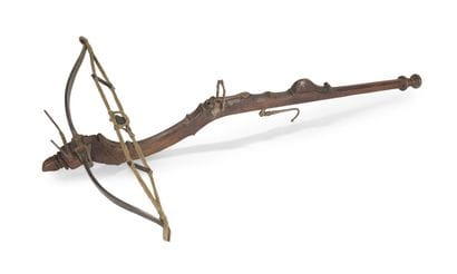ARBALÈTE DE CHASSE À JALET
en bois sculpté,...