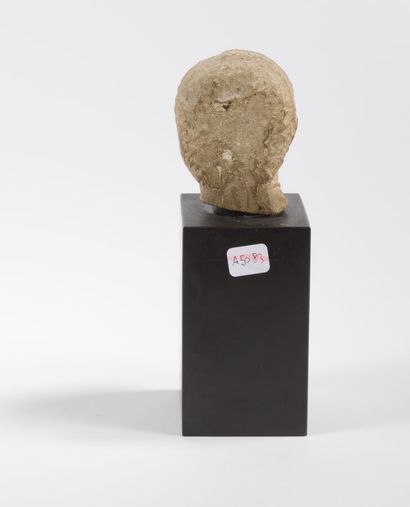 TÊTE MASCULINE PROVENANT D'UNE STATUETTE...