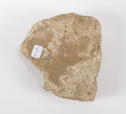 FRAGMENT DE MOSAIQUE
ornée d'une frise torsadée....