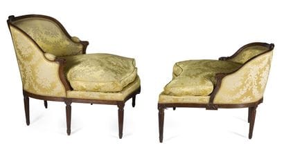 CHAISE-LONGUE EN BOIS MOULURÉ
en deux parties,...