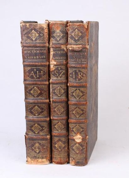 TRÉVOUX

Dictionnaire universel François...