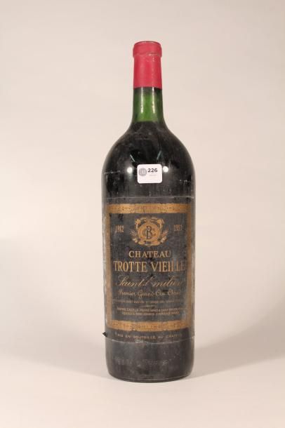 226 

Château TrotteVieille 1982 

Saint...