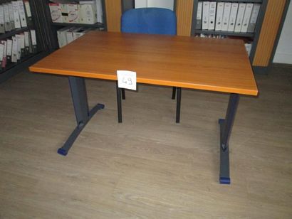 2 tables d'appoint + 1 chaise tissu bleu