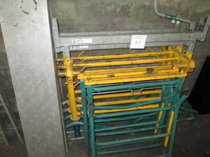 4 tréteaux MACC, 2 petits tréteaux MACC,...
