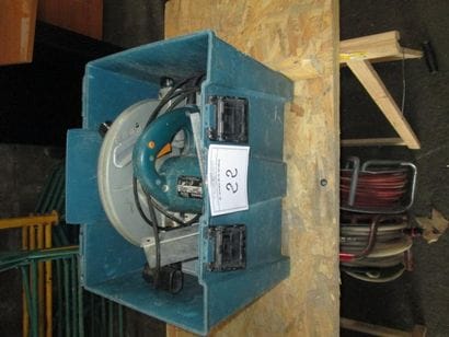 1 scie circulaire MAKITA 5903 R