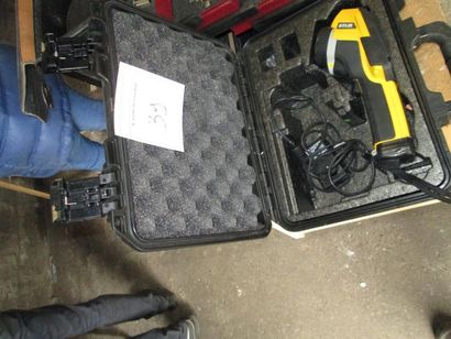 1 camera FLIR B40 dans sa valisette