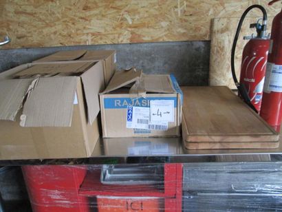 2 plateaux de découpe bois, 1 lot de sacs...