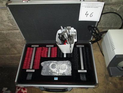 1 kit valisette ESSILOR (verres d’essai)...