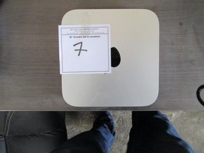 1 Mac mini