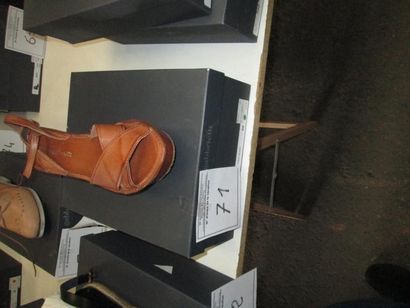 1 paire de chaussures MORENA Gabbrielli TUFFALO...