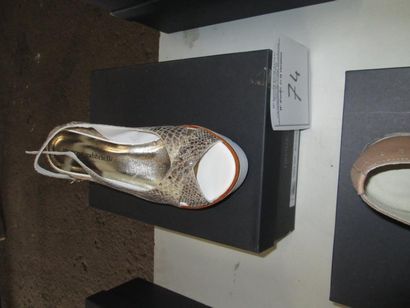 1 paire de chaussures MORENA Gabbrielli MALLY...