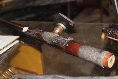 Pipe à opium en bois et ornementations en...