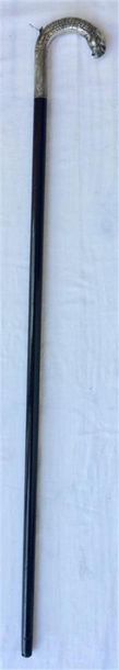 Belle canne fusil en bois et métal argenté,...