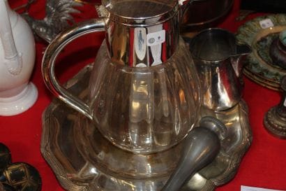 Pichet rafraichissoir en verre et métal chromé....