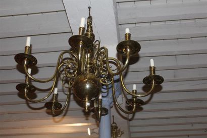 Lustre en laiton de style hollandais à huit...