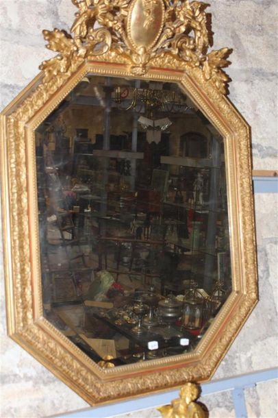 Miroir octogonal cadre en bois et stcu doré...