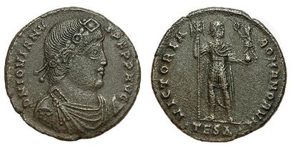 JOVIEN.
363-364. Double Maiorina. R/ VICTORIA...