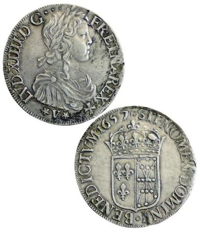 LOUIS XIV.
Ecu de Navarre à la mèche longue....
