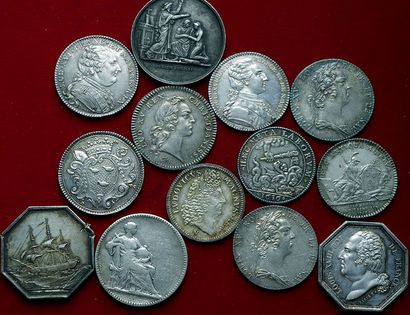 13 JETONS ARGENT :
Divers (LXIV, XV, XVI),...