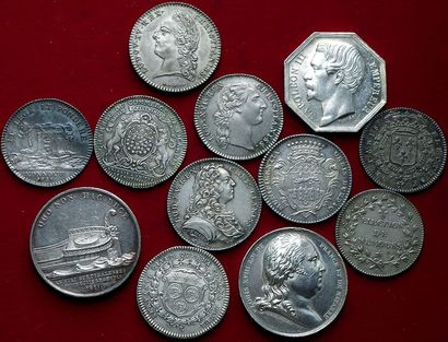12 JETONS ARGENT :
5 x Jetons de Bordeaux...