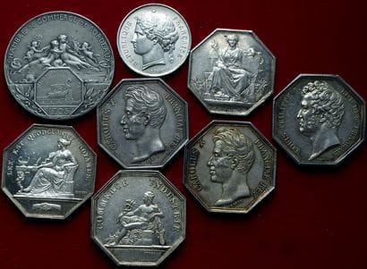 8 JETONS ARGENT :
Bordeaux n° Carde : 231,...