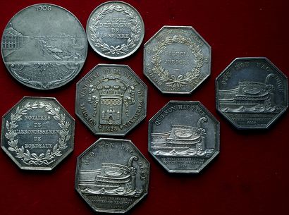 8 JETONS ARGENT :
Bordeaux n° Carde : 231,...
