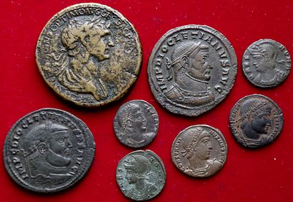 ROME. 
8 monnaies : Sesterce de Trajan (R/...