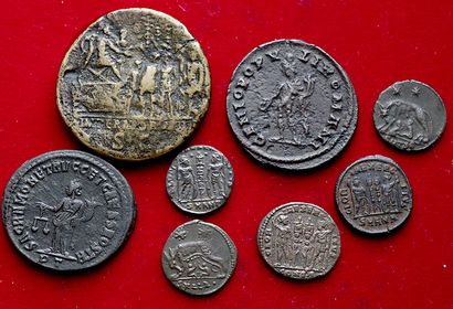 ROME. 
8 monnaies : Sesterce de Trajan (R/...