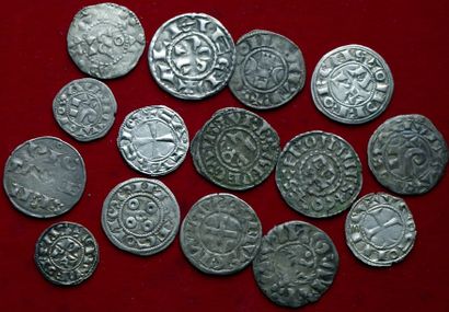 FEODALES.
Joli lot de 15 monnaies : Poitou...