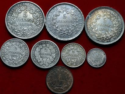 19ème SIECLE.
Lot de 8 monnaies : 5 Francs...