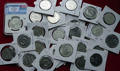 ALLEMAGNE.
Collection de 28 pièces de 5,...