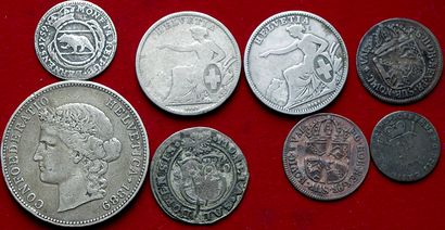 SUISSE.
Lot de 8 monnaies argent et billon...