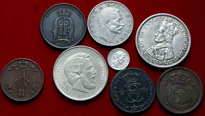 DIVERS MONDE.
Lot de 8 monnaies de l'Europe...