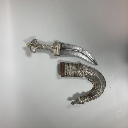 
Jambiya, garnitures en argent. 
Golfe persique,...