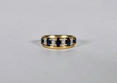 Ring in 18K (750°/°°) yellow and white gold...