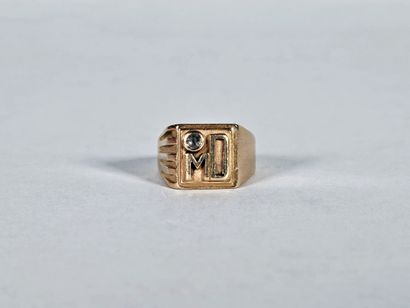 Chevalière in 18K (750°/°°) yellow gold,...