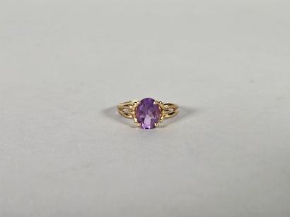 Ring in 18K (750°/°°) yellow gold set with...