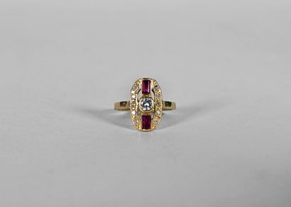 Ring in 18K (750°/°°) yellow gold set with...