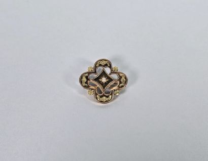 18K (750°/°°) gold quartefeuille brooch set...