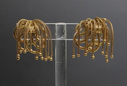 Paire de boucles d'oreille en or jaune 18K...