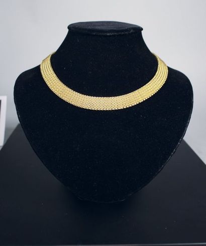 Collier en or jaune 18K (750‰) amati ou poli...