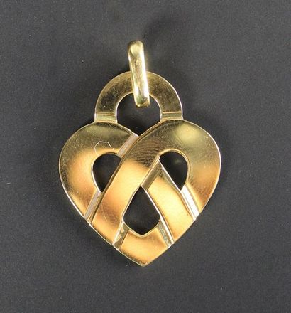 POIRAY
Pendentif coeur entrelacé en or jaune...