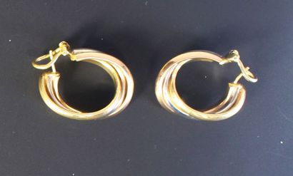 Paire d'anneaux d'oreille en or 18K de trois...