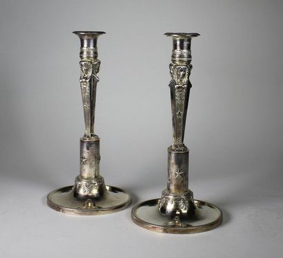 Paire de bougeoirs en argent (925‰), le fût...