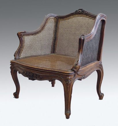Petit fauteuil à oreilles en bois naturel...