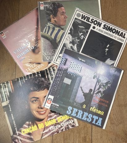 Musiques du Monde
Cinq disques 33T - Musique...