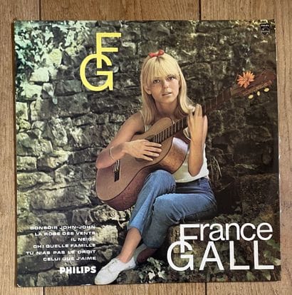 Song
A 33 rpm record - France Gall
VG+; VG/VG+...