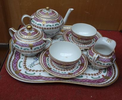 Tête à tête en porcelaine dans le gout de...