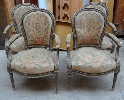 Mobilier de salon comprenant un canapé à...